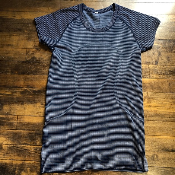 Lululemon Ladies Top - Picture 1 of 5